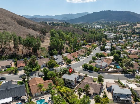 28801 Barragan, Agoura Hills CA 91301