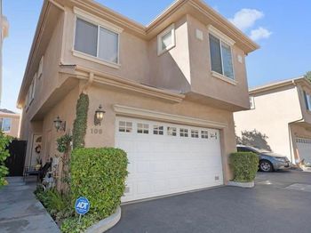 10025 Topanga Canyon