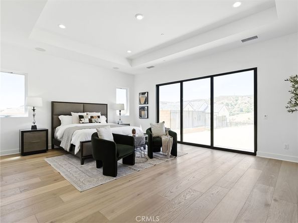 11925 Red Hawk Lane, Porter Ranch CA 91326