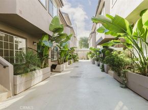 1116 E Palmer Avenue 11, Glendale CA 91205