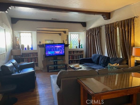 6709 Vesper, Van Nuys CA 91405