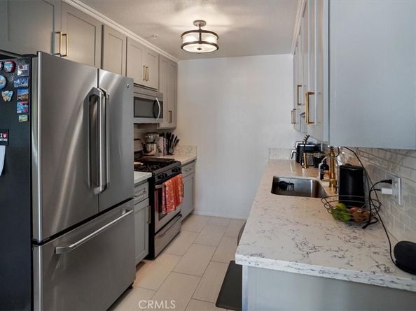 11044 Acama, North Hollywood CA 91602