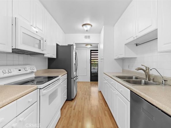 5301 Balboa Boulevard 5B, Encino CA 91316