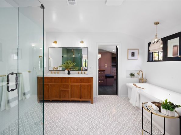 2618 Nottingham Avenue, Los Angeles CA 90027