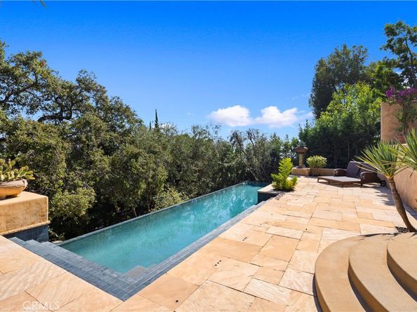 2618 Nottingham Avenue, Los Angeles CA 90027