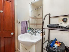 1657 W 67th Street 2, Los Angeles CA 90047