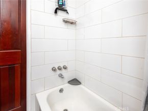 1657 W 67th Street 2, Los Angeles CA 90047