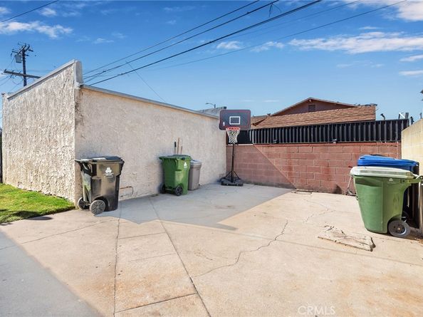 1657 W 67th Street 2, Los Angeles CA 90047