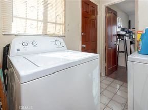 1657 W 67th Street 2, Los Angeles CA 90047