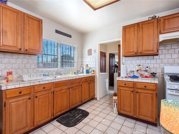 1657 W 67th Street 2, Los Angeles CA 90047