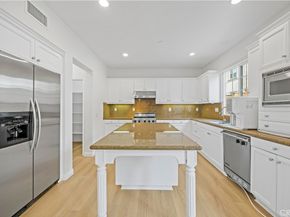 22 Arborside, Irvine CA 92603