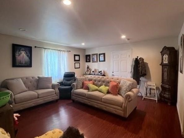 20802 Pioneer Boulevard, Lakewood CA 90715