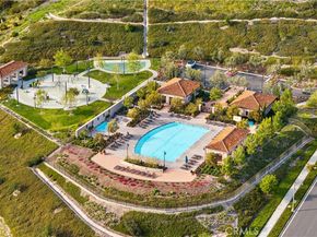 162 Winnett, Irvine CA 92602