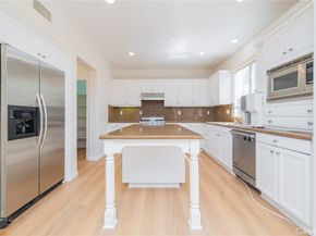 22 Arborside, Irvine CA 92603