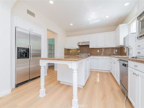 22 Arborside, Irvine CA 92603