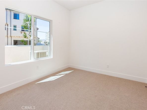150 Bridle Drive, Burbank CA 91506