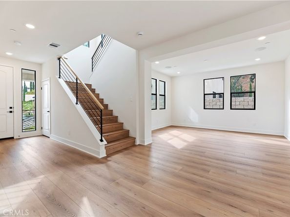 1029 N Staley Lane, Los Angeles CA 90042