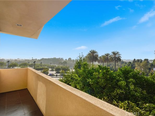 12317 Navy Street, Los Angeles CA 90066