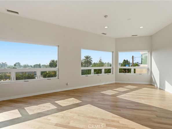 12317 Navy Street, Los Angeles CA 90066