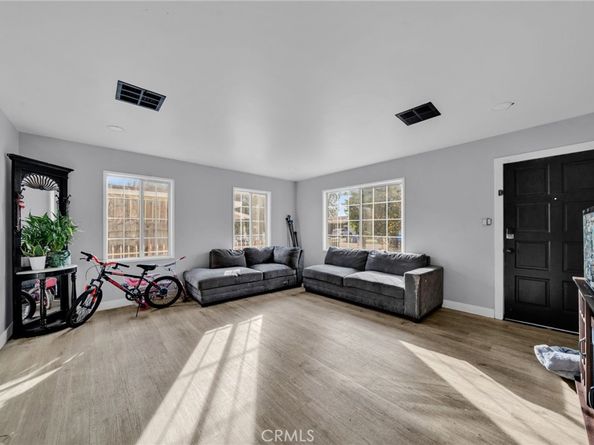 7044 Nestle Avenue, Reseda CA 91335