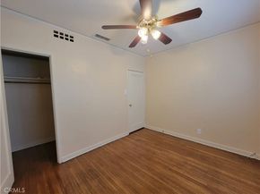 10563 Las Lunitas, Tujunga CA 91042
