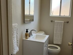 10563 Las Lunitas, Tujunga CA 91042