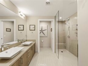 3025 Byron Street 201, San Diego CA 92106