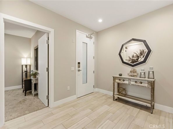 3025 Byron Street 201, San Diego CA 92106