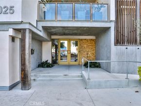 3025 Byron Street 201, San Diego CA 92106