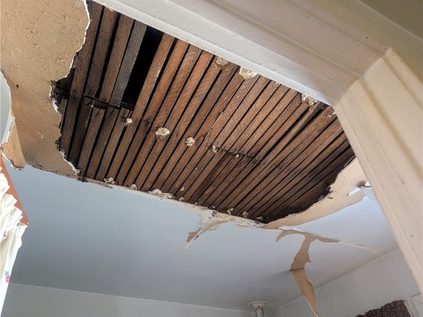 975 E 43RD Street PLACE, Los Angeles CA 90011