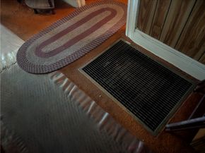 975 E 43RD Street PLACE, Los Angeles CA 90011