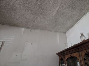 975 E 43RD Street PLACE, Los Angeles CA 90011