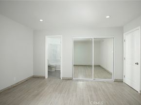 10214 Samoa 25, Tujunga CA 91042