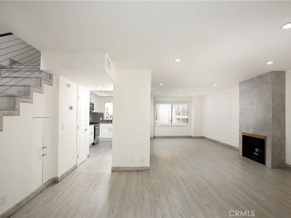 10214 Samoa 25, Tujunga CA 91042