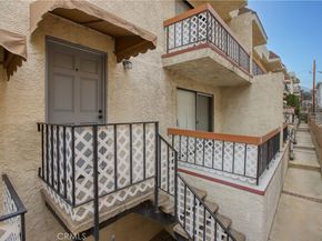 10214 Samoa 25, Tujunga CA 91042