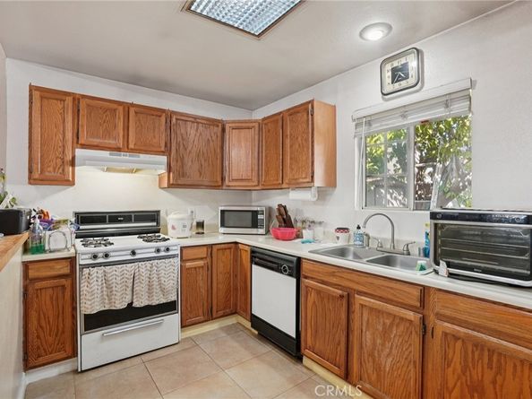 5810 Denny Avenue, North Hollywood CA 91601