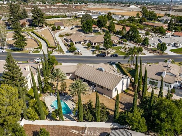 2421 Cliff Road, Upland CA 91784