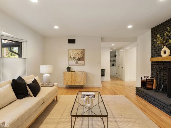 19022 W Leadora Avenue, Glendora CA 91741