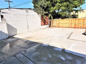 7040 3rd, Los Angeles CA 90043