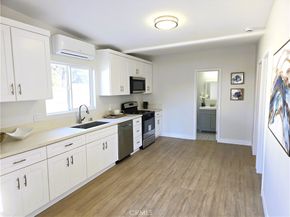 7040 3rd, Los Angeles CA 90043