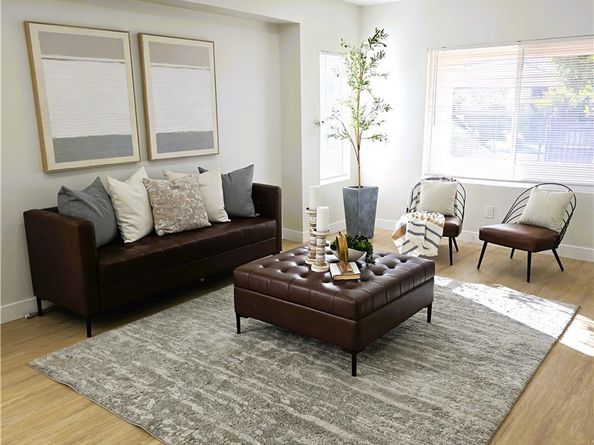 7040 3rd, Los Angeles CA 90043