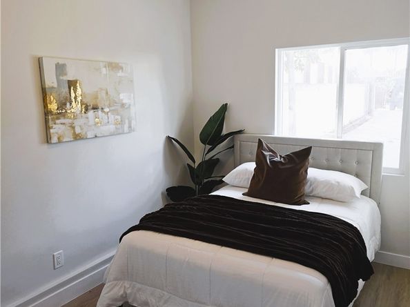 7040 3rd, Los Angeles CA 90043