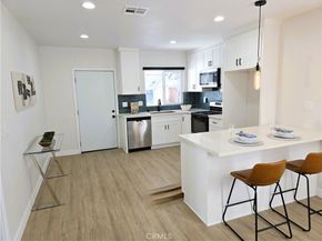 7040 3rd, Los Angeles CA 90043