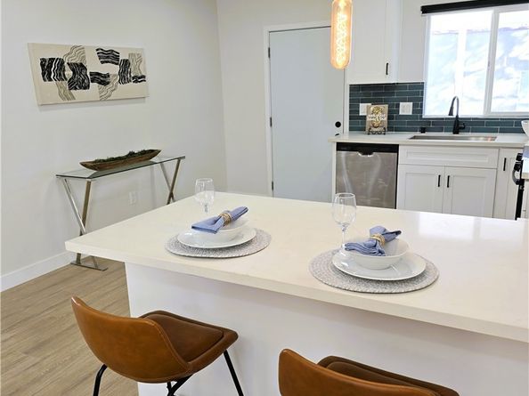 7040 3rd, Los Angeles CA 90043