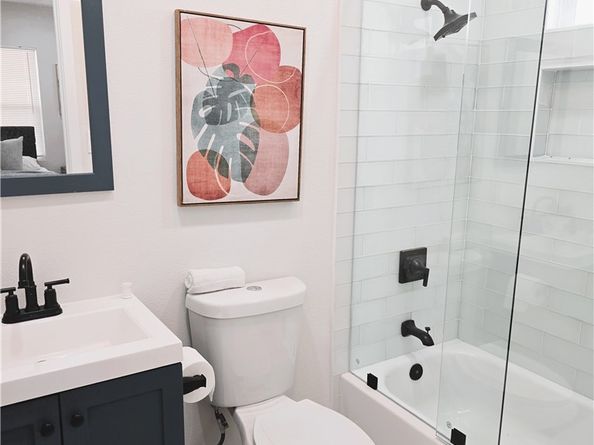 7040 3rd, Los Angeles CA 90043