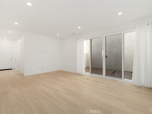 429 Willow Run Lane, Carson CA 90745