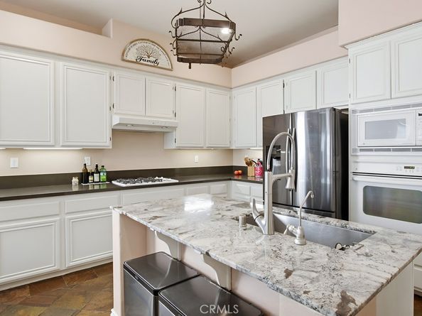 26161 Wyndemere Court, Escondido CA 92026