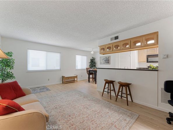 978 W Calle Del Sol 2, Azusa CA 91702