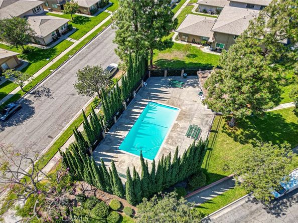 978 W Calle Del Sol 2, Azusa CA 91702