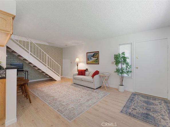 978 W Calle Del Sol 2, Azusa CA 91702